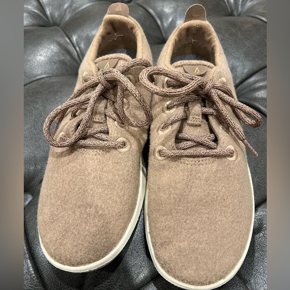 allbirds Shoes - Women’s Allbirds Women’s Brown Wool Runners Size 8